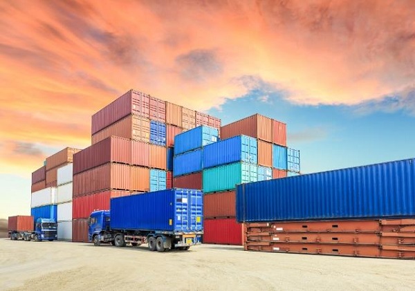 Containers can be stacked on top of each other, helping to save space and warehouse costs
